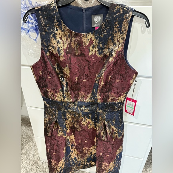 Vince Camuto Metallic Jacquard sleeveless Pleated Black and Gold Dress - Picture 3 of 6